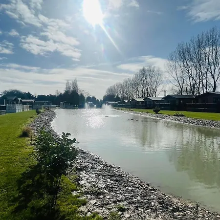 Huckleberry With Hot Tub *