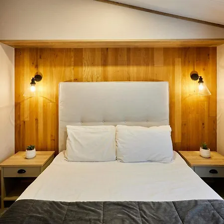 Huckleberry With Hot Tub