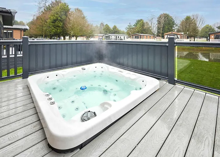 Huckleberry With Hot Tub Casa de Férias York