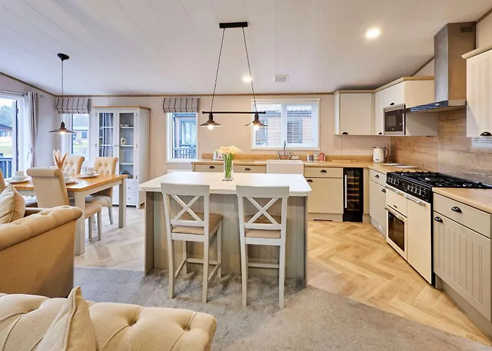 Huckleberry With Hot Tub *