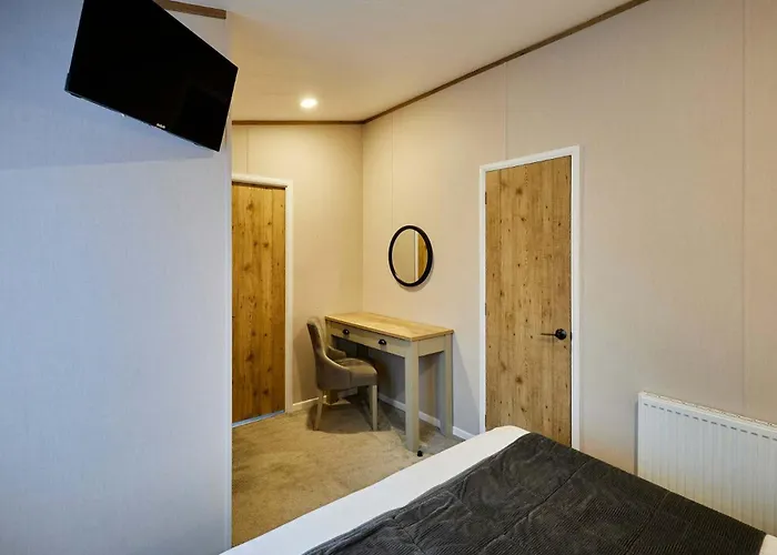 Huckleberry With Hot Tub * York