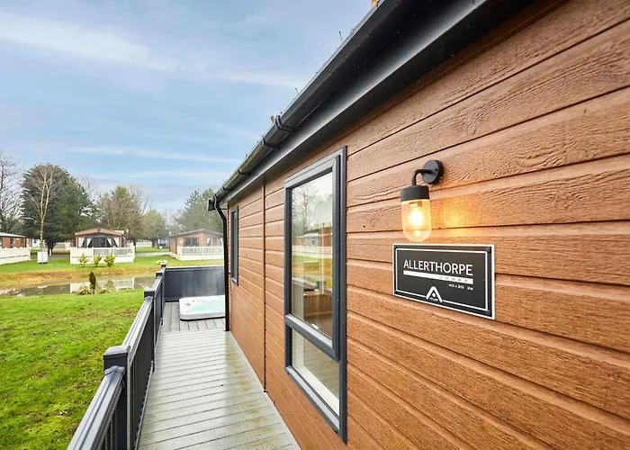 Huckleberry With Hot Tub *